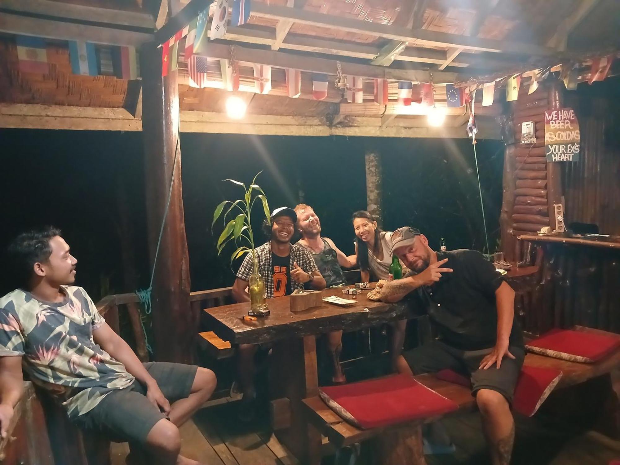 Batu Kapal Guest House & Jungle Trekking Bukit Lawang Luaran gambar