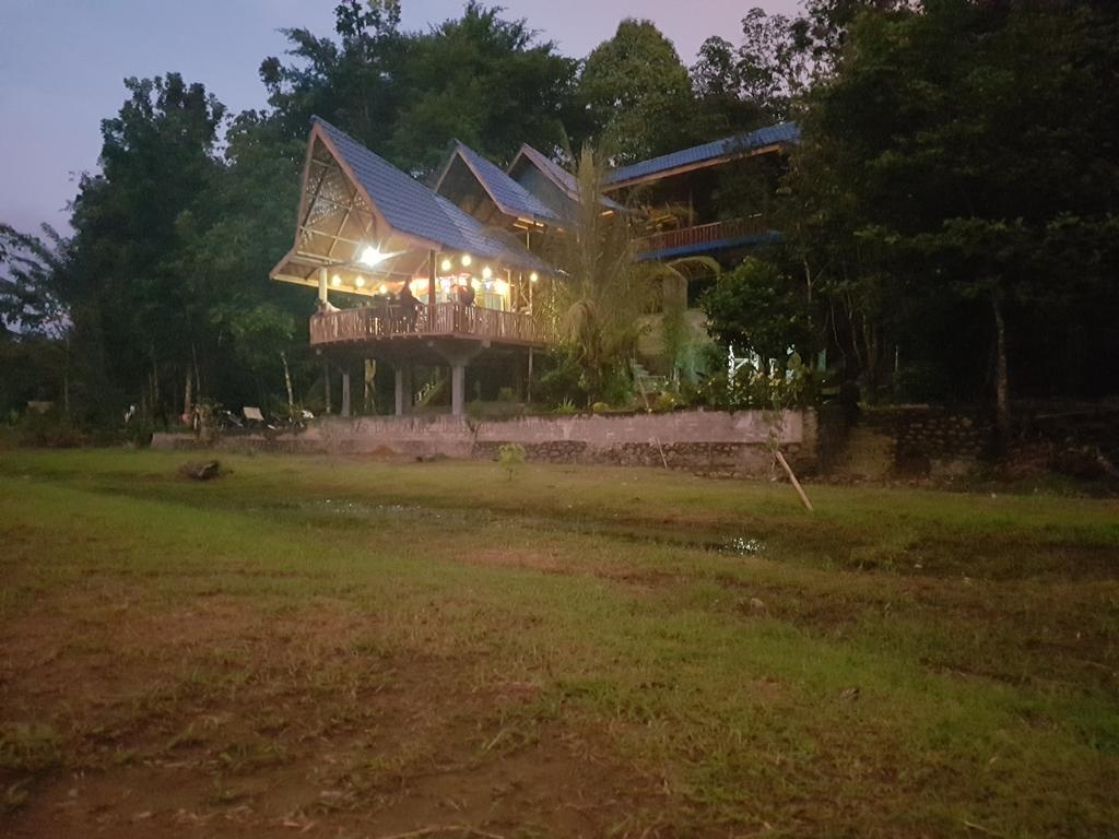 Batu Kapal Guest House & Jungle Trekking Bukit Lawang Luaran gambar